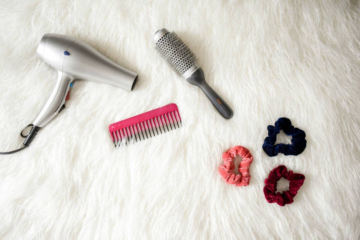 What Is a Hair Repair Brush? Why Your Damaged Strands Are Begging for One