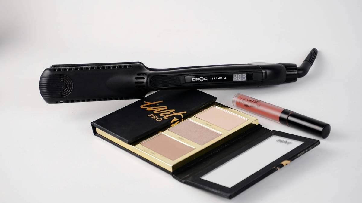 Comparison of hair curling brush barrel sizes on different hair textures