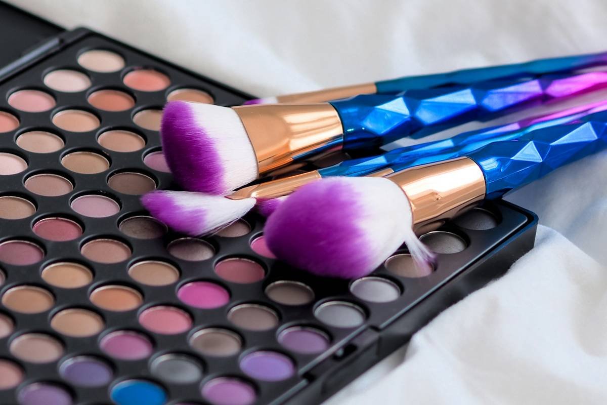 Why Your Hair Routine Is Missing a Nourishing Scalp Brush (And How to Fix It in 60 Seconds)