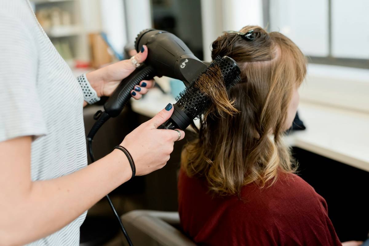 Round Hair Brush: 7 Proven Tips to Avoid Painful Styling Mistakes